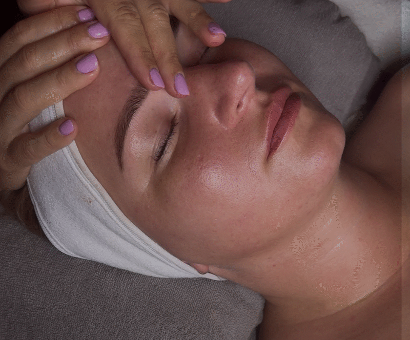 Ansiktsmassasje i Drammen – glødgivende og fuktighetsgivende behandling hos Harmony SPA.