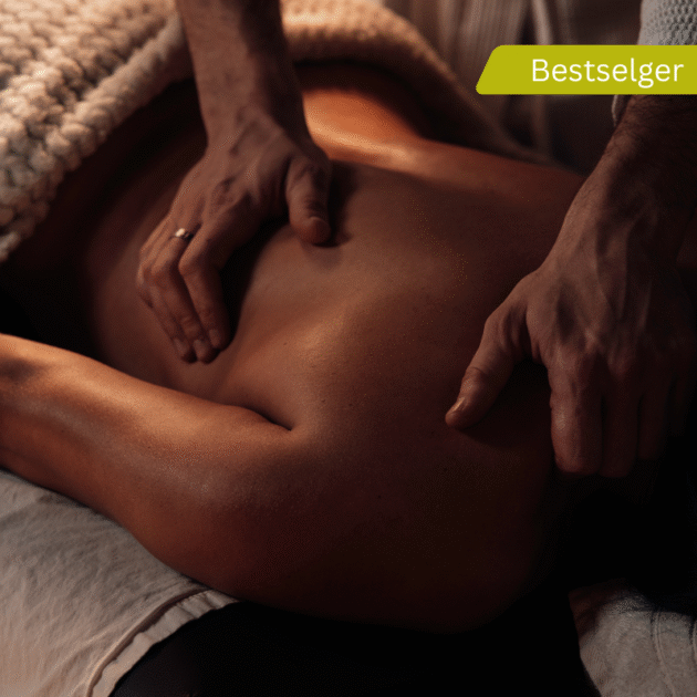 Person får ryggmassasje og ansiktsmassasje i avslappende spaomgivelser.